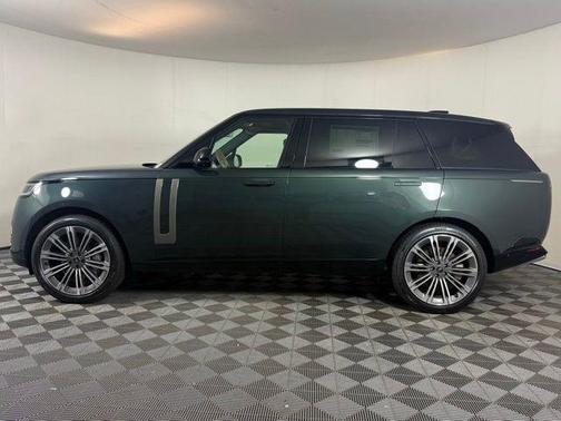 2025 Land Rover Range Rover P530 SE 7 Seat