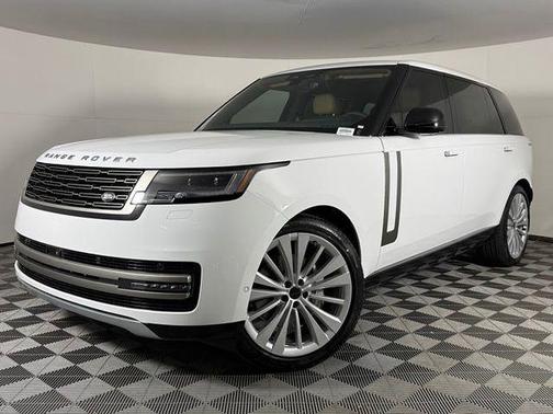 Fuji White 2026 Land Rover Range Rover P400 SE 7 Seat