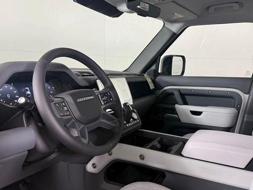 2026 Land Rover Defender 110 X-Dynamic SE