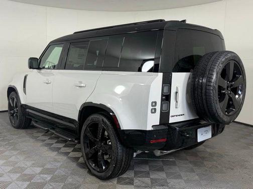 2026 Land Rover Defender 110 X-Dynamic SE