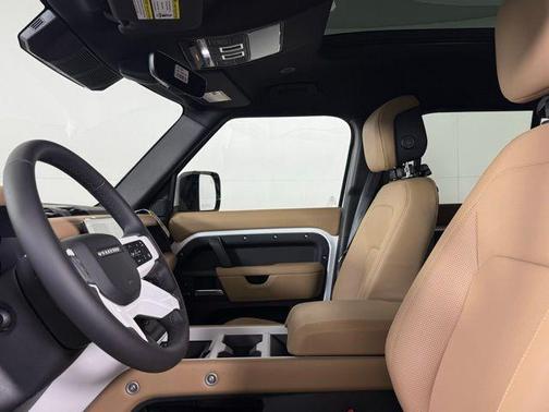 2026 Land Rover Defender 110 X-Dynamic SE