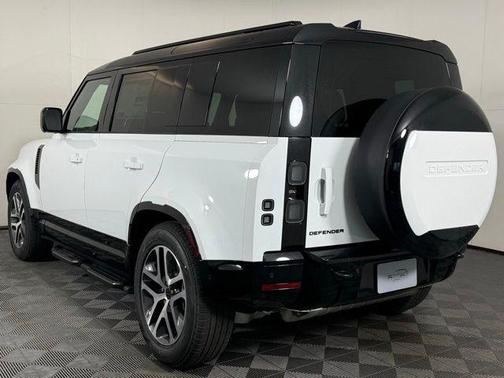 2026 Land Rover Defender 110 X-Dynamic SE