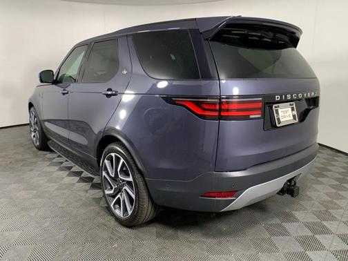 2024 Land Rover Discovery P300 S