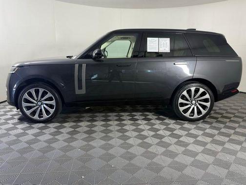 2023 Land Rover Range Rover P530 SE