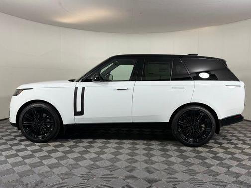 2025 Land Rover Range Rover P530 SE