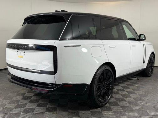 2025 Land Rover Range Rover P530 SE