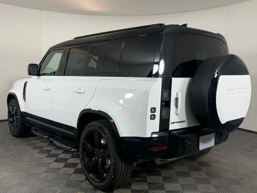 2026 Land Rover Defender 110 X-Dynamic SE