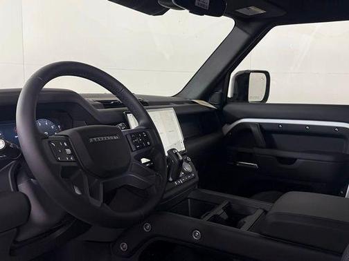 2026 Land Rover Defender 110 X-Dynamic SE