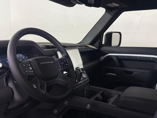 2026 Land Rover Defender 110 X-Dynamic SE