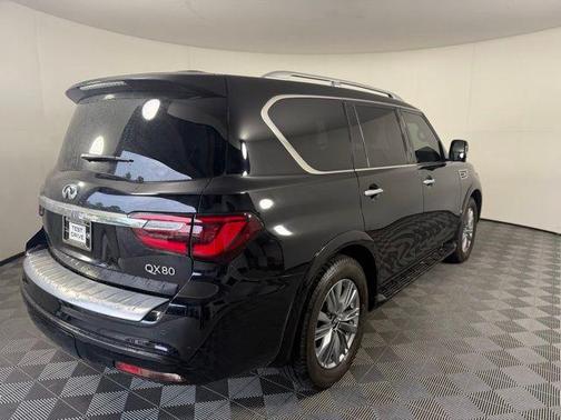 2021 INFINITI QX80 Luxe