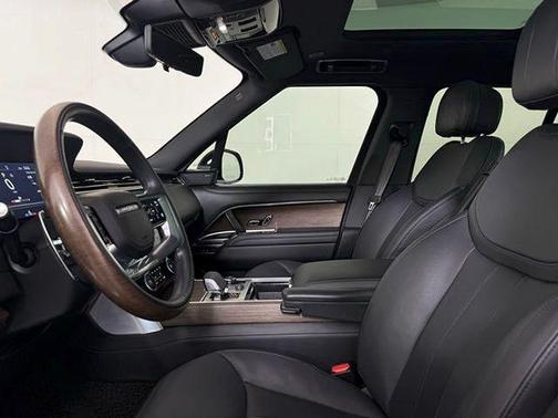 Fuji White 2023 Land Rover Range Rover P400 SE