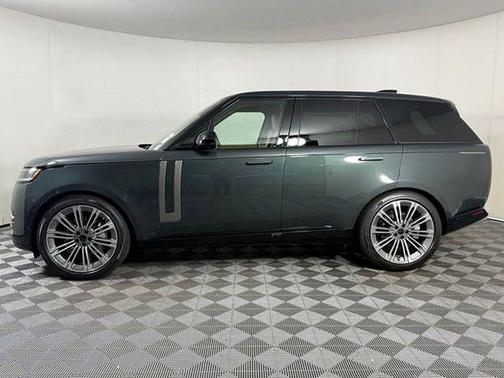 Belgravia Green 2026 Land Rover Range Rover P400 SE