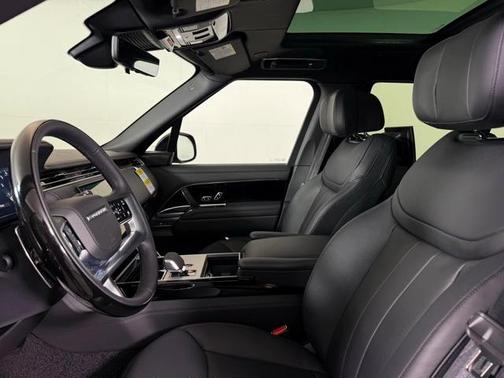 2025 Land Rover Range Rover AUTOBIOGRAPHY