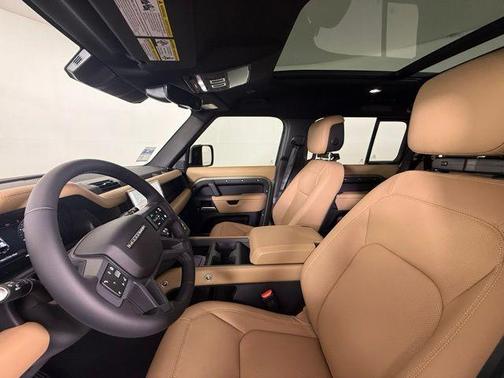 2025 Land Rover Defender P400 X-Dynamic SE