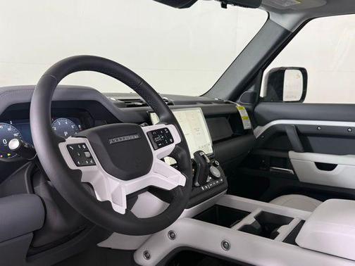 2026 Land Rover Defender P400 X-Dynamic SE