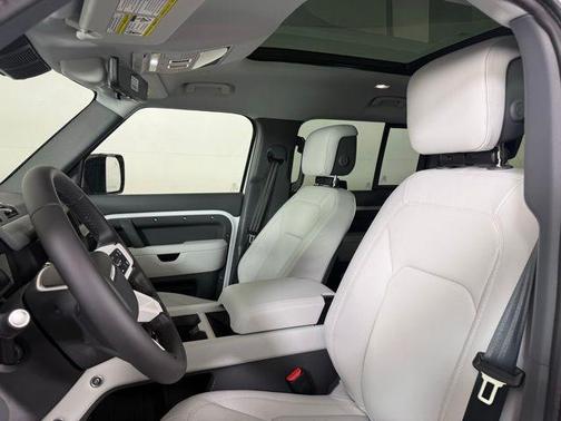 2026 Land Rover Defender P400 X-Dynamic SE