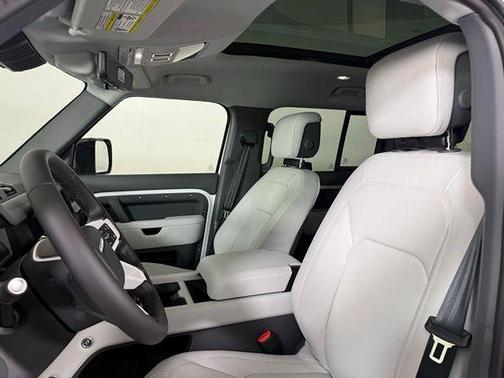 2026 Land Rover Defender P400 X-Dynamic SE