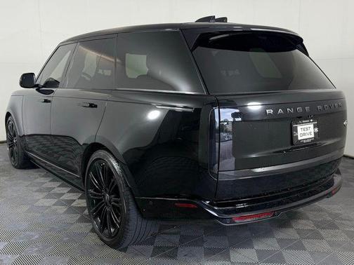 2023 Land Rover Range Rover P530 SE