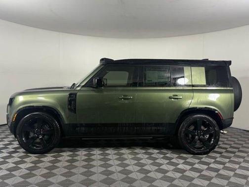 2026 Land Rover Defender X-DYNAMIC SE