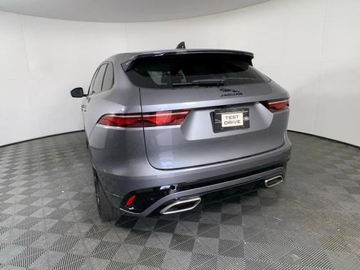 2025 Jaguar F-PACE P400 R-Dynamic S