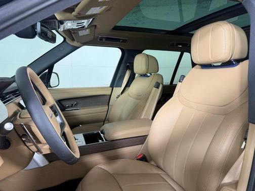 2025 Land Rover Range Rover P530 SE