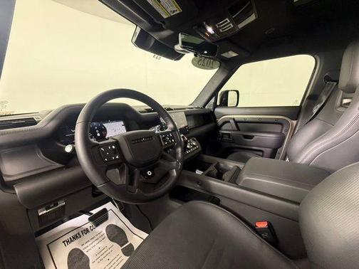 2025 Land Rover Defender V8