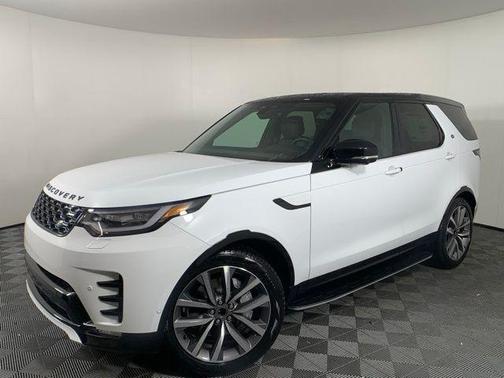 2025 Land Rover Discovery P300 Dynamic SE