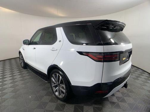 2025 Land Rover Discovery P300 Dynamic SE