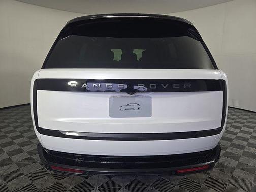 Ostuni Pearl White 2024 Land Rover Range Rover P550e Autobiography