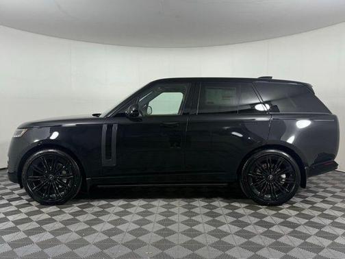 2025 Land Rover Range Rover P530 SE