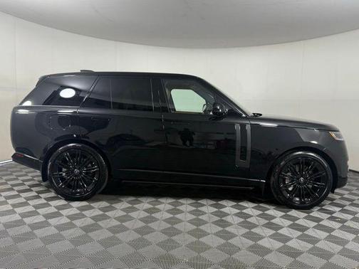 2025 Land Rover Range Rover P530 SE