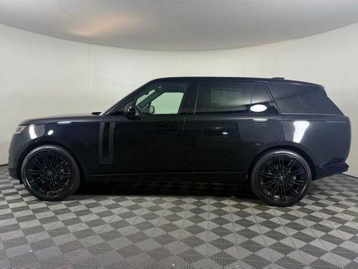 2025 Land Rover Range Rover P400 SE 7 Seat