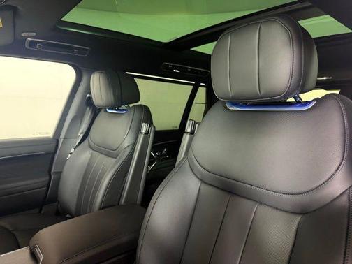 2025 Land Rover Range Rover P400 SE 7 Seat