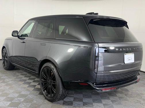 2026 Land Rover Range Rover P530 SE