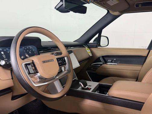 2026 Land Rover Range Rover P530 SE