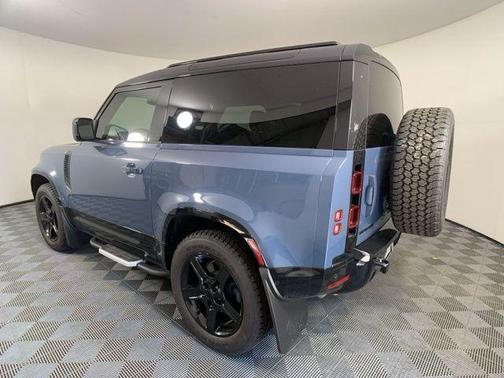 2024 Land Rover Defender P400 X-Dynamic SE