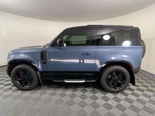 2024 Land Rover Defender P400 X-Dynamic SE