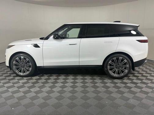 2025 Land Rover Range Rover Sport P360 SE