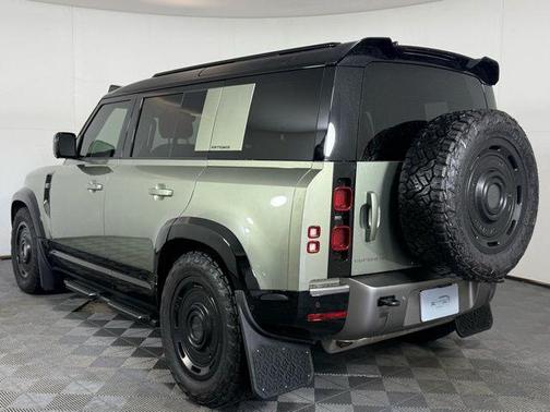 2025 Land Rover Defender P400 X-Dynamic SE