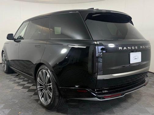 2026 Land Rover Range Rover SE