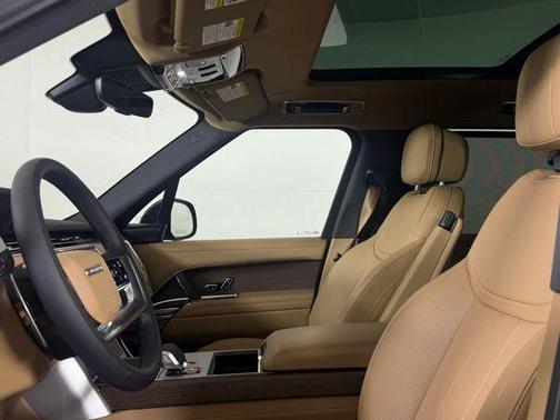 2026 Land Rover Range Rover SE