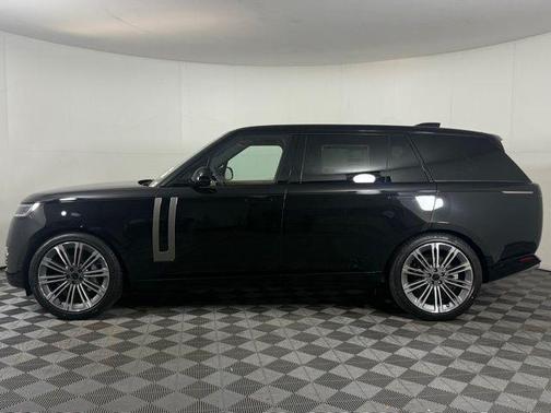 2026 Land Rover Range Rover SE