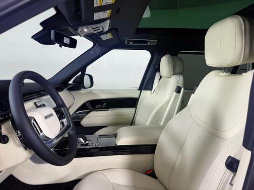 2025 Land Rover Range Rover P400 SE 7 Seat