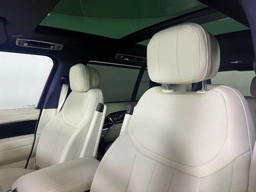 2025 Land Rover Range Rover P400 SE 7 Seat
