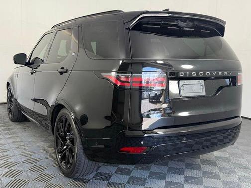 2025 Land Rover Discovery P300 Dynamic SE