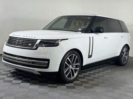 2025 Land Rover Range Rover P530 SE 7 Seat