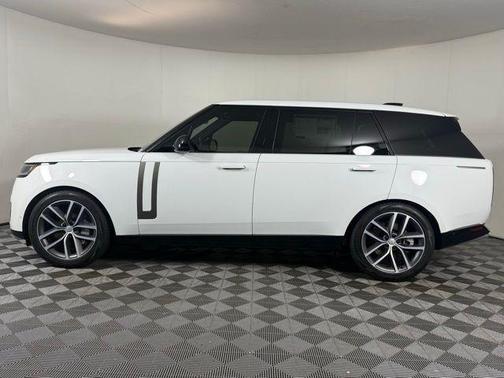 2025 Land Rover Range Rover P530 SE 7 Seat
