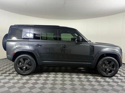 2023 Land Rover Defender 110 SE