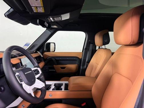 2025 Land Rover Defender P400 X-Dynamic SE