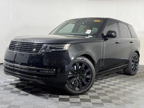 Santorini Black 2026 Land Rover Range Rover P550e SE
